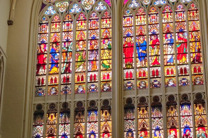 Les vitraux de la cathédrale Saint-Sauveur